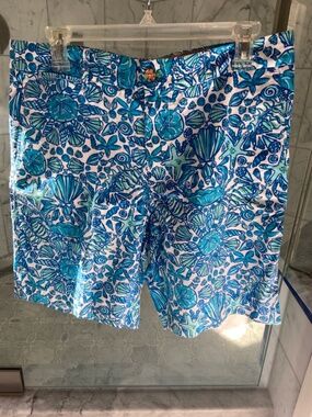 BRAND NEW without tags Lilly Pulitzer Men’s Blue Shorts Size 32 Seashell Print